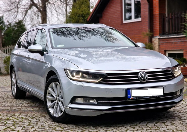 Volkswagen Passat cena 74700 przebieg: 190000, rok produkcji 2019 z Legnica małe 781